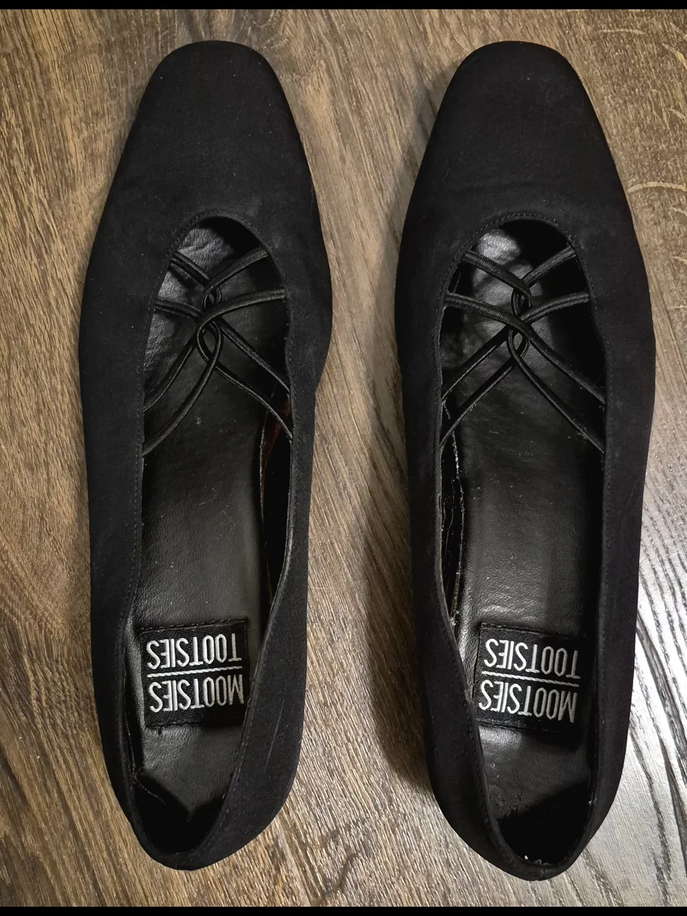 Mootsies Tootsies Black Suede Crisscross Low Heels.